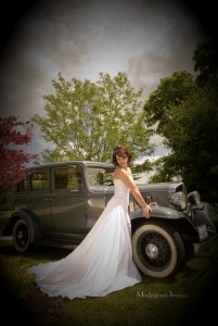 1932 Pontiac Sedan Bridal Shoot